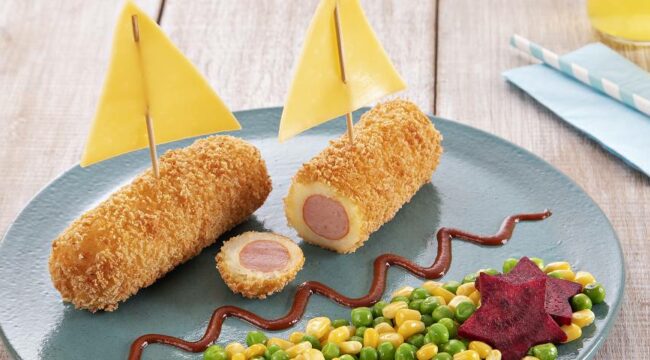 croquete de salsicha com batata e vegetais na manteiga